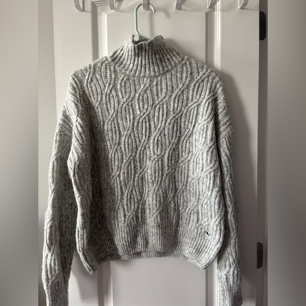 Vineyard Vines Light Gray Cable Knit Turtleneck Sweater